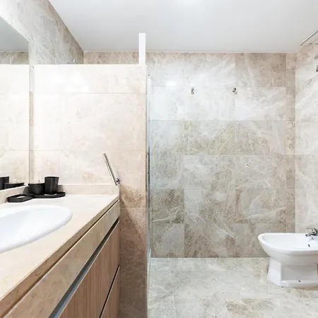 Apartment Maria Zambrano Center & Parking *