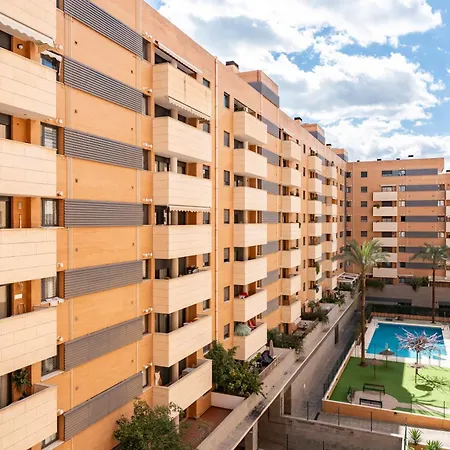 Maria Zambrano Center & Parking Apartment *